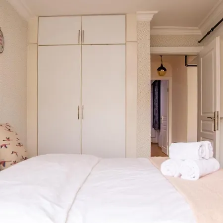 Spacious House In Konak With Balcony Apartment Izmir