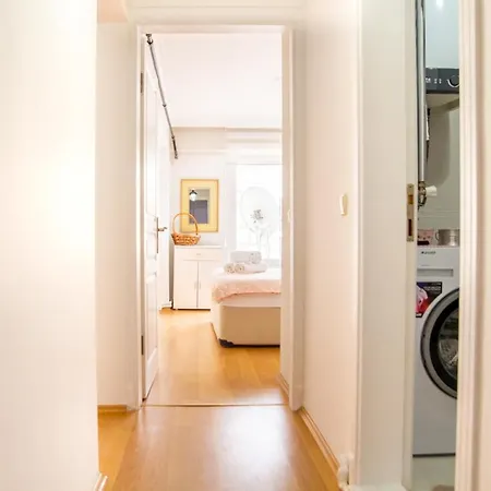Apartment Spacious House In Konak With Balcony