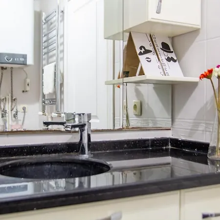 Spacious House In Konak With Balcony Izmir