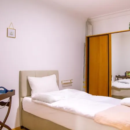 Spacious House In Konak With Balcony