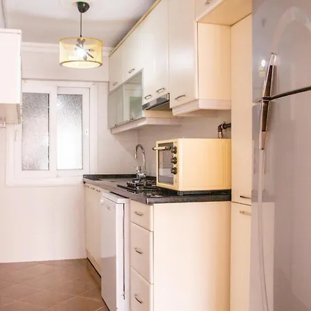 Spacious House In Konak With Balcony Izmir